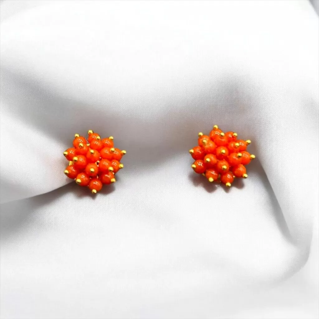 Gold ear stud with Coral